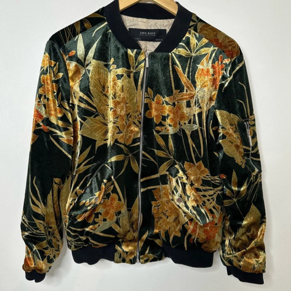 Women’s Zara Basic collection floral velvet jacket women’s size S
